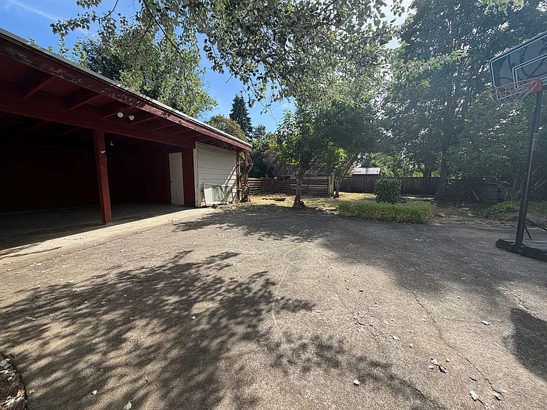 1324 SW Levens St — Photo 16