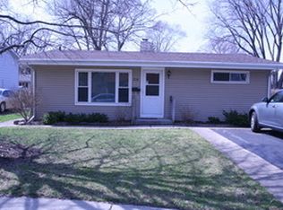 216 N Prairie Ave, Mundelein, IL 60060