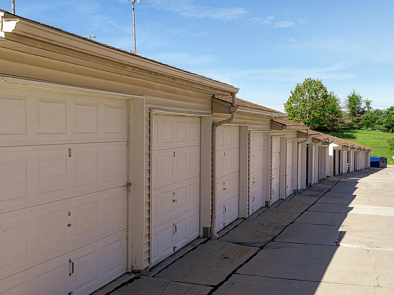 Parkview Apartments — Photo 10