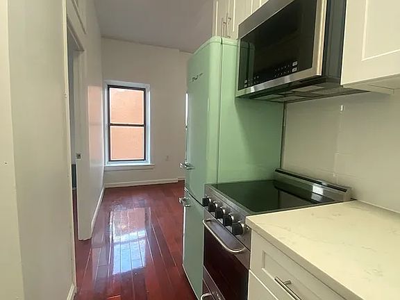 4th image of 350 Greene Ave #7C