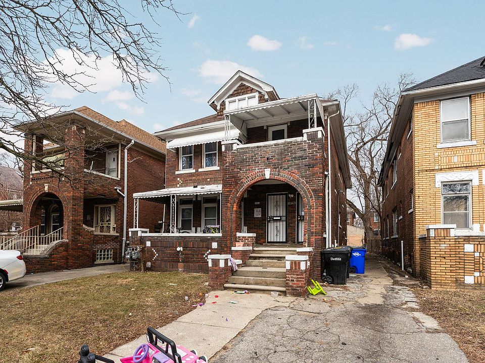 1st image of 2962 Fullerton St