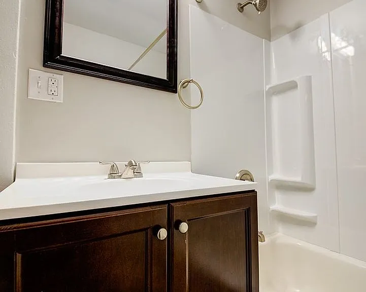 33 Southern Ave — Photo 10