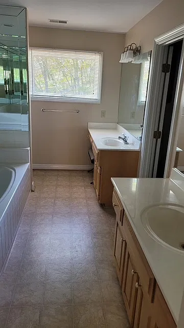 3 bed, 3.5 bath, 3400 sqft, $3,000 — Photo 1