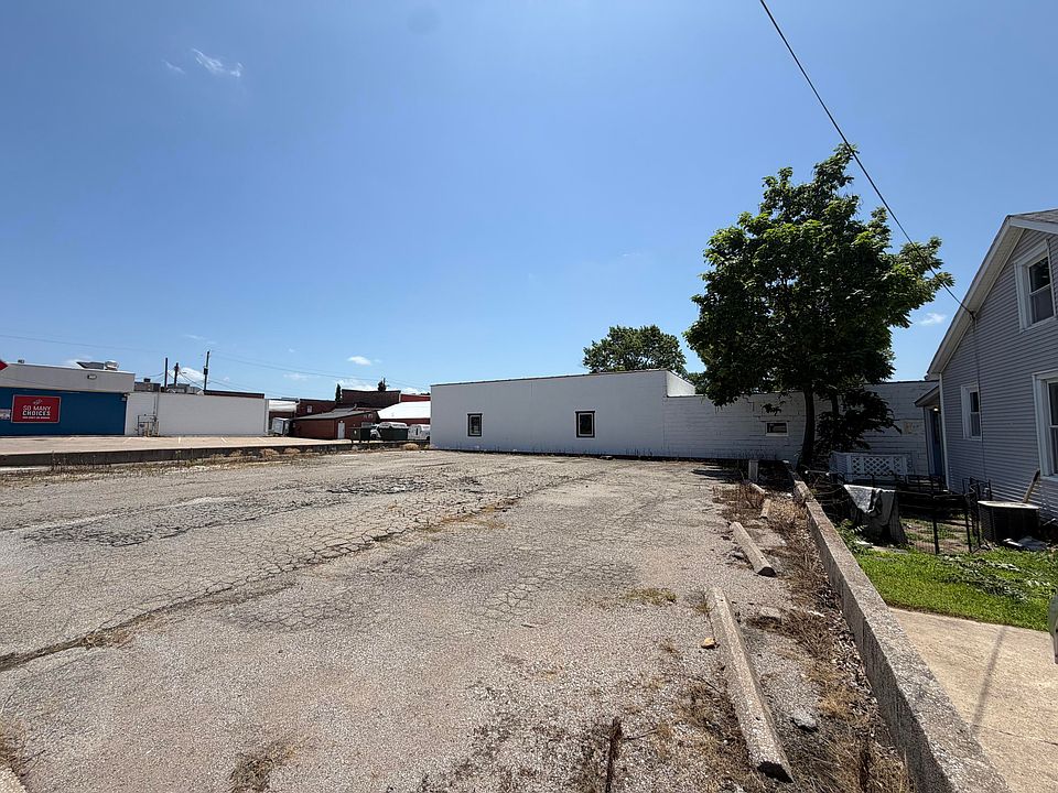 1st image of W 6th St
