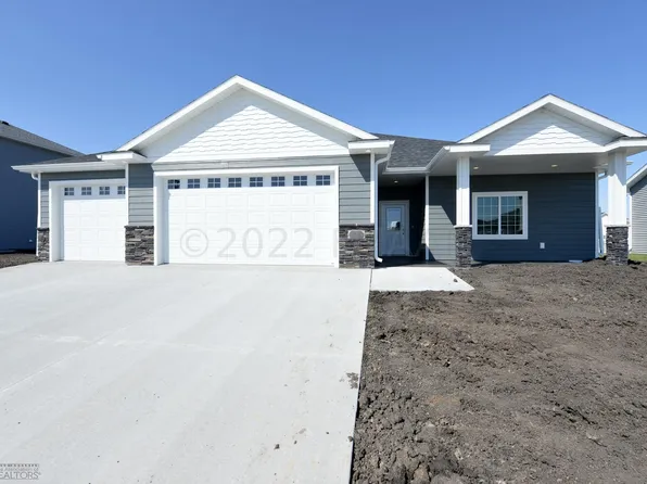 7480 Claire Dr S, Fargo, ND 58104