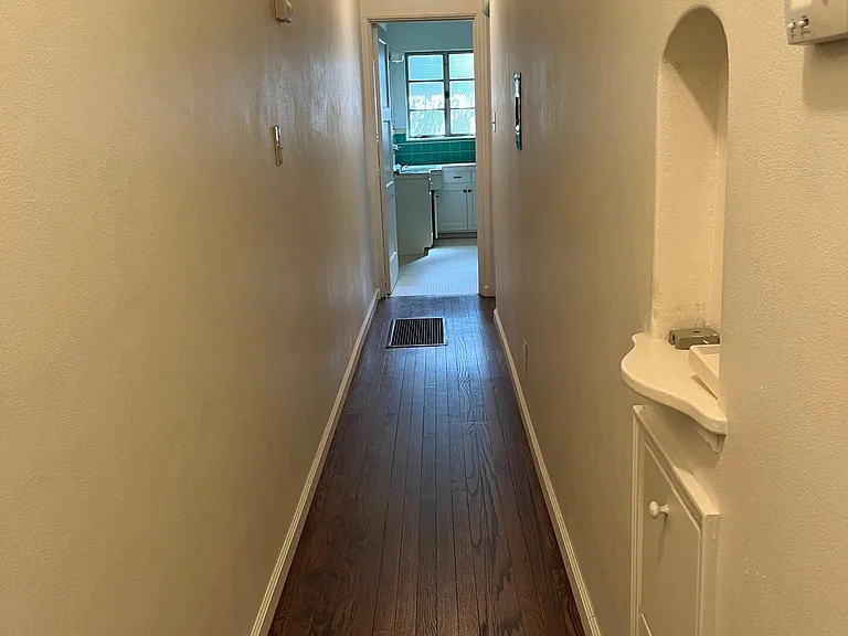 1350 N Echo Ave — Photo 3
