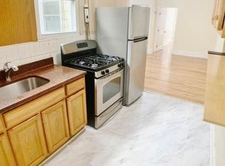 21-64 41st St #1L, Astoria, NY 11105