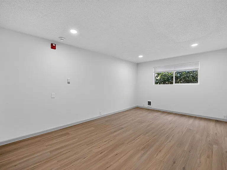 The Clover Apartments — Photo 26
