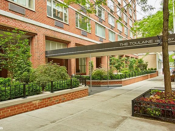 5th image of 130 W 67th St APT 2C
