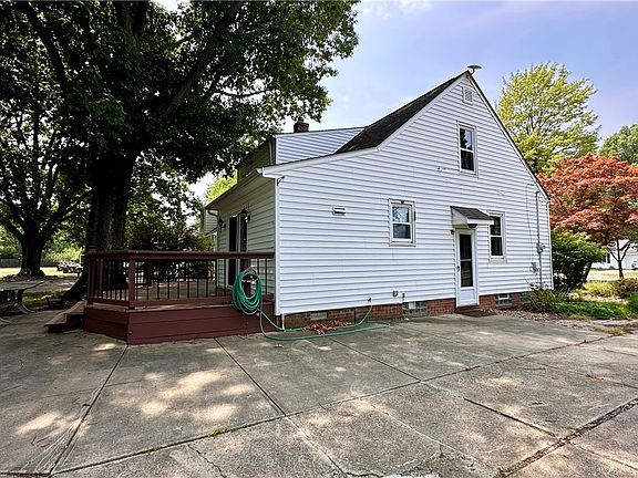 3rd image of 627 Trebisky Rd