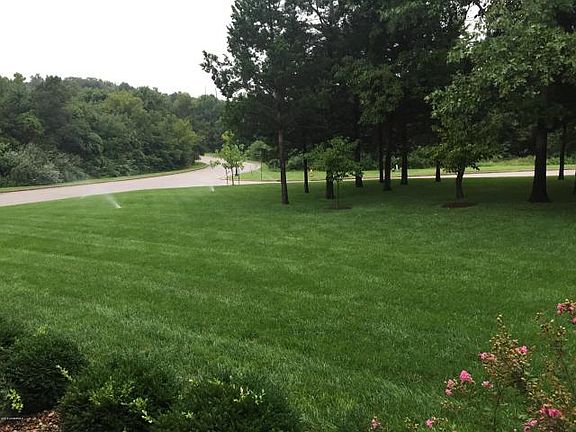 3rd image of 702 Turnberry Dr