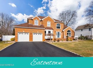 26 Oxford Lane, Eatontown, NJ 07724