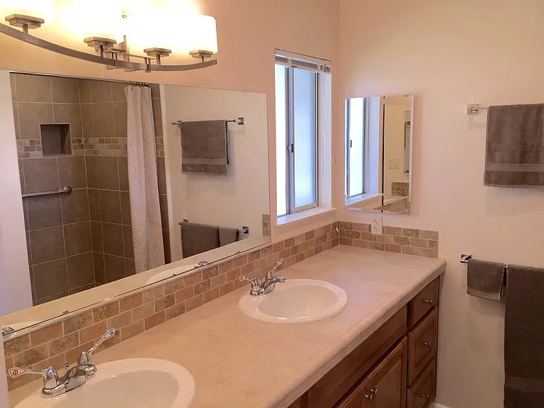 425 Peg St — Photo 19