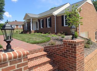 1820 Indian Trl, Eden, NC 27288