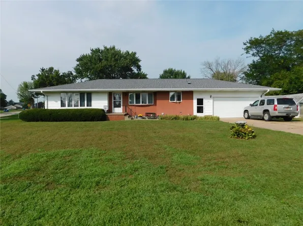 102 E Preston St, Stanwood, IA 52337