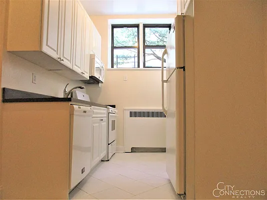 Rented by City Connections Realty | media 3