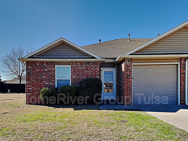 1st image of 3403 E Gillette St