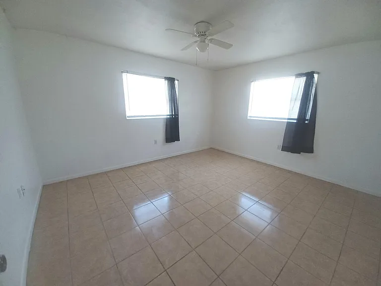 33 S Lincoln Ave — Photo 15