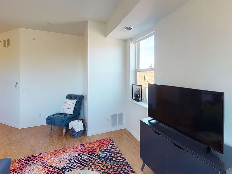 Grand & Syndicate Apartments — Photo 23