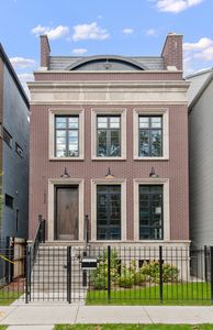 1530 W Wellington Ave, Chicago, IL, 60657