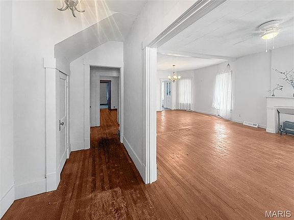 2nd image of 310 N 5th St