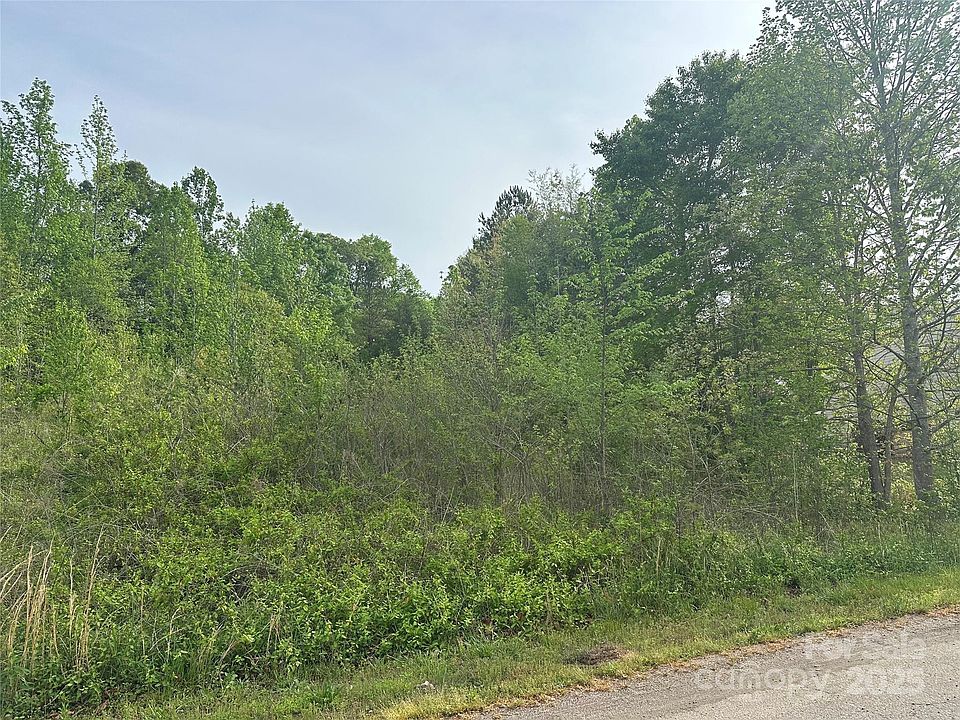 2nd image of 140 Four Andrews Dr