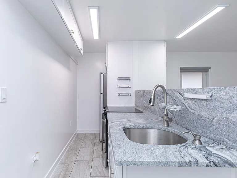 5918 Pierce St — Photo 6