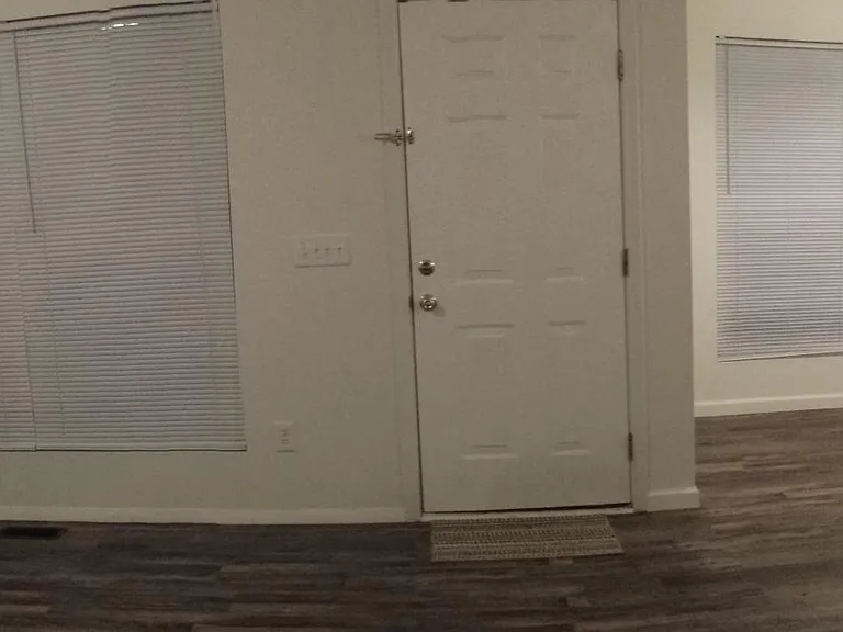 137 Rockyreef Cir — Photo 2