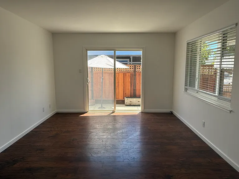 1151 Sanchez Way — Photo 4