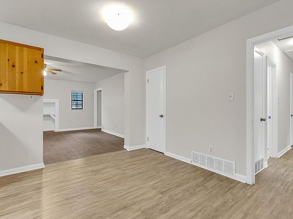 5th image of 427 Fairbanks Dr