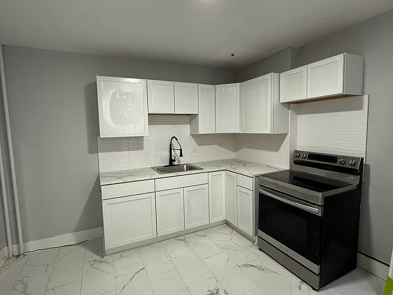 672 N Union St — Photo 16