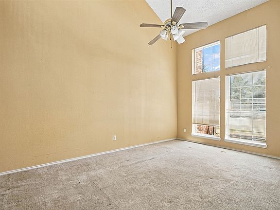 4th image of 531 Pecan Leaf Dr