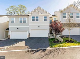 7 Four Leaf Dr, Downingtown, PA 19335