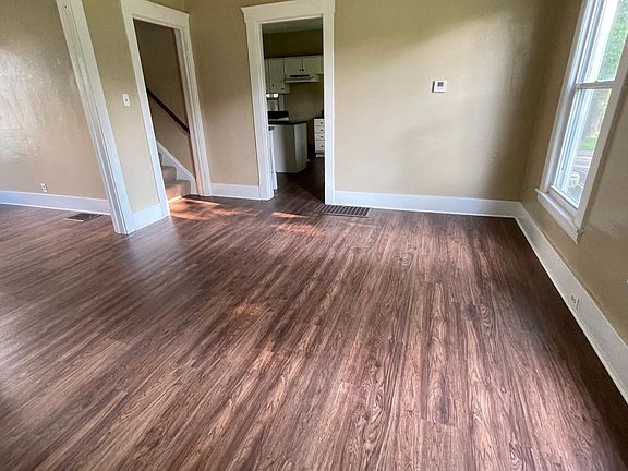2nd image of 701 Bond St
