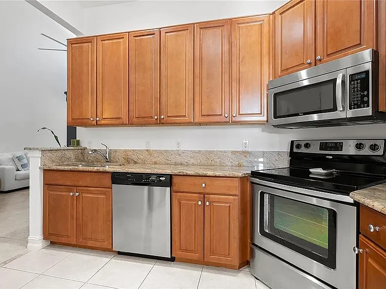 1945 Bridgepointe Cir — Photo 7
