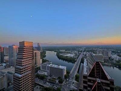200 Congress Ave #32SE, Austin, TX, 78701