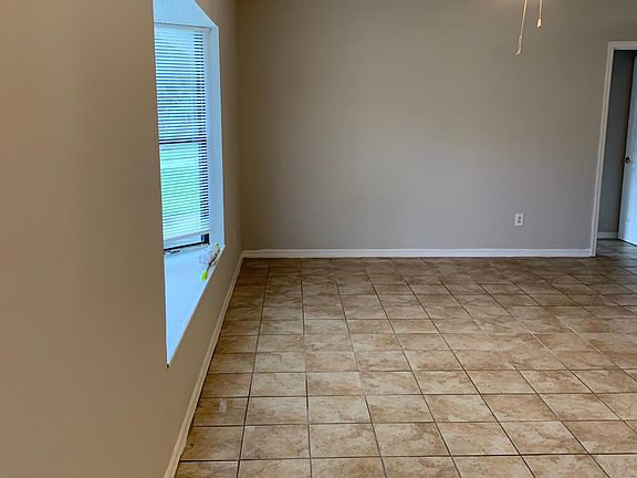 4th image of 7106 Santa Clara Blvd