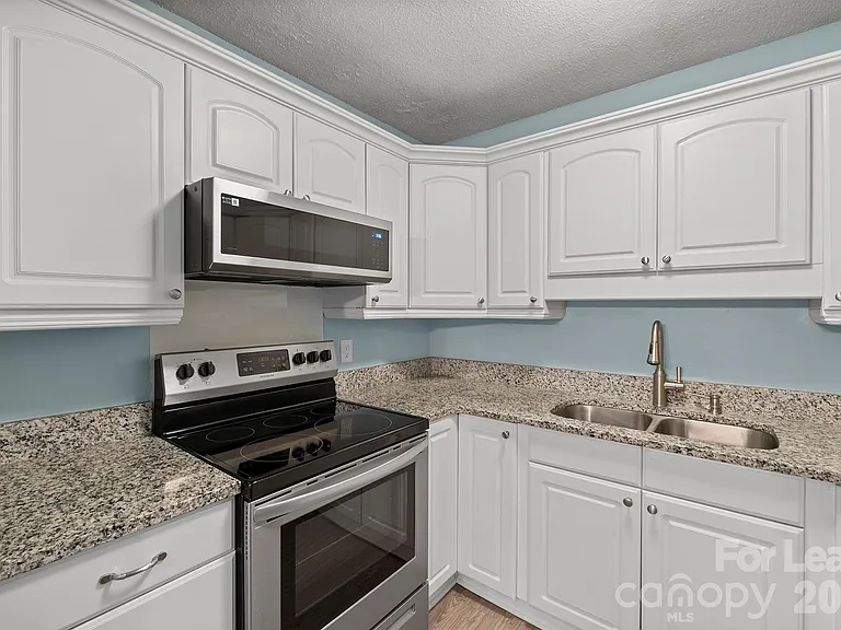 2630 Park Rd — Photo 9