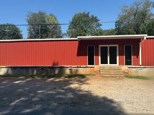 2562 Old Morganton Rd #1, Lenoir, NC 28645