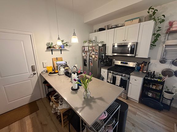 2nd image of 737 S 4th St APT 2A