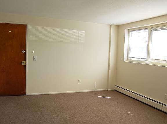 4th image of 550 Beverage Hill Ave APT 12