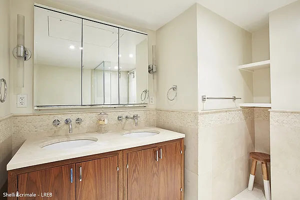 Sold by (Legacy) Shelli Scrimale, LREB | media 8