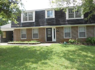 809 Springmont Dr, Hopkinsville, KY 42240