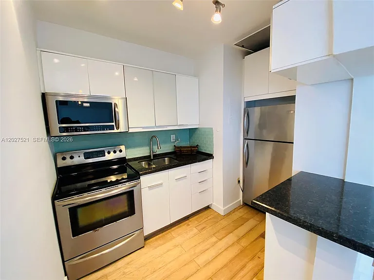 6881 Bay Dr #11 — Photo 5