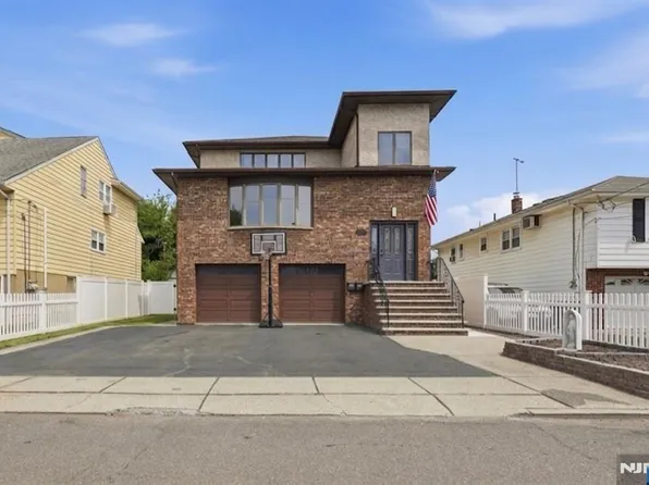 44 Williams Ave, South Hackensack, NJ 07606