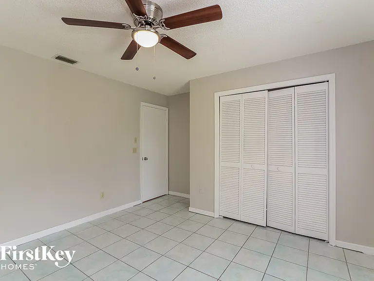 558 Murphy Ave — Photo 3