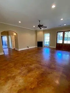 3 bed, 2.0 bath, 1861 sqft, $2,200 — Photo 2