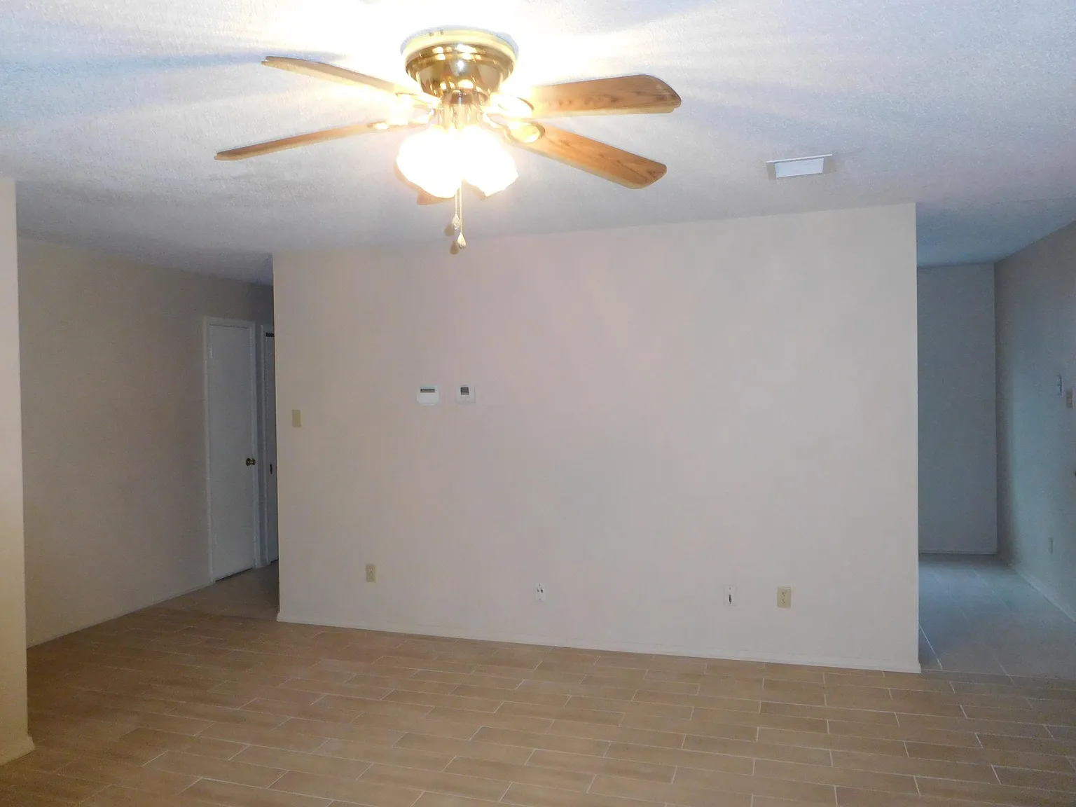 3 bed, 1210 sqft, $1,200 — Photo 4