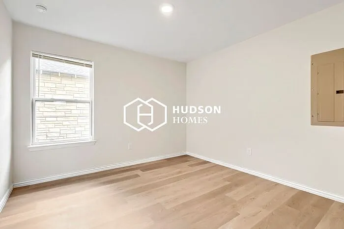 1600 Lucile Ave — Photo 9