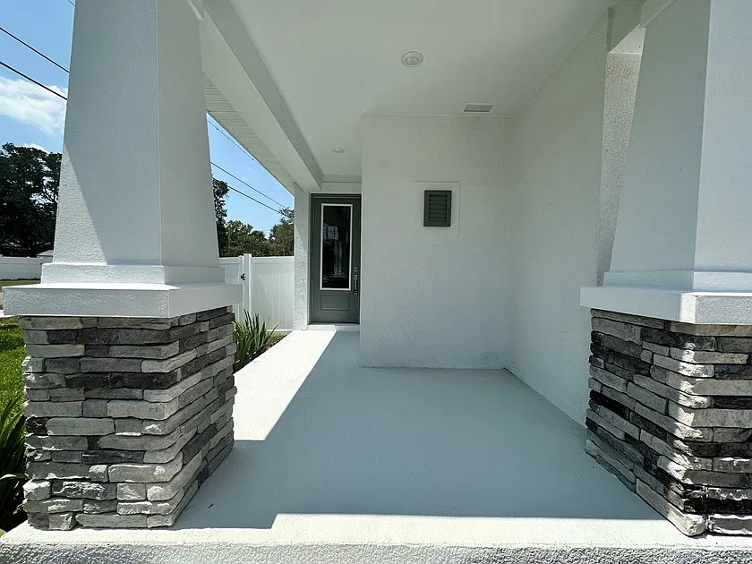 1403 Columbia Ave — Photo 3